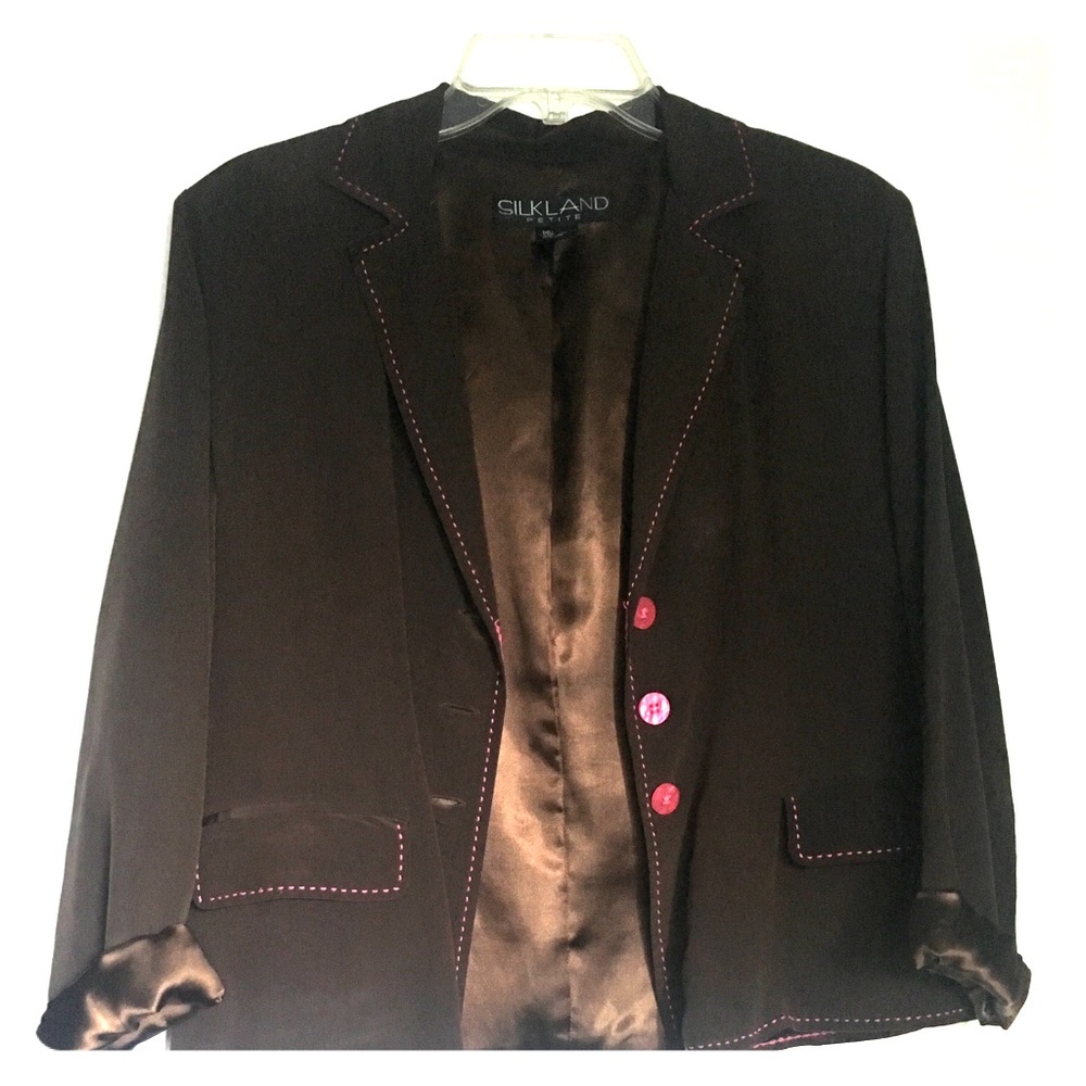 Silk jacket with lining.